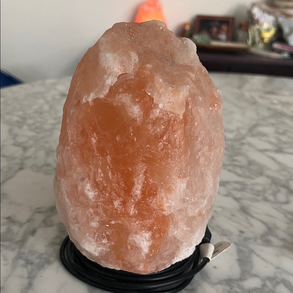 Rock salt lamp